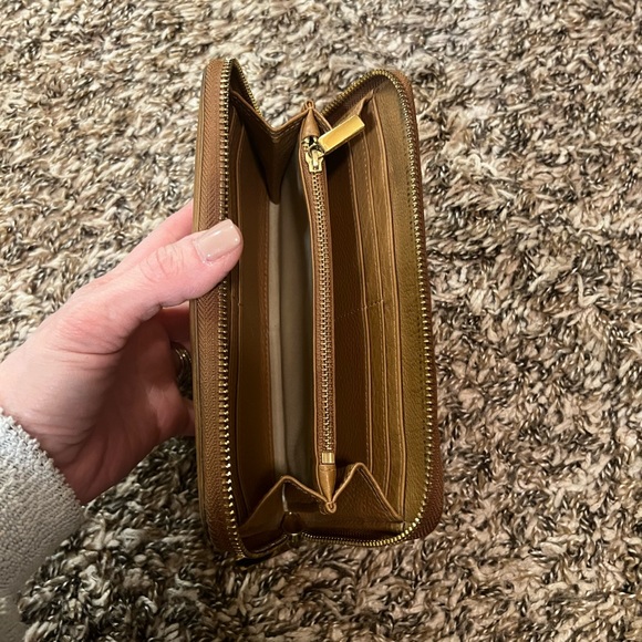 Tory Burch wallet - Picture 4 of 5